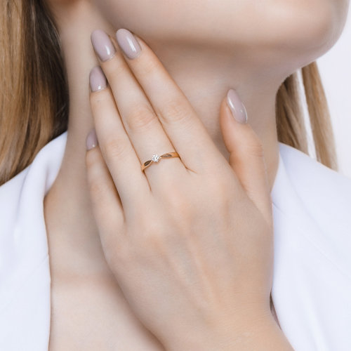 Помолвочное кольцо из золота с бриллиантом Артикул 1011500